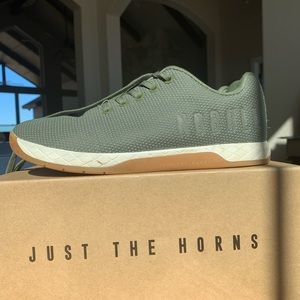 Women’s size 8 No Bull Trainers